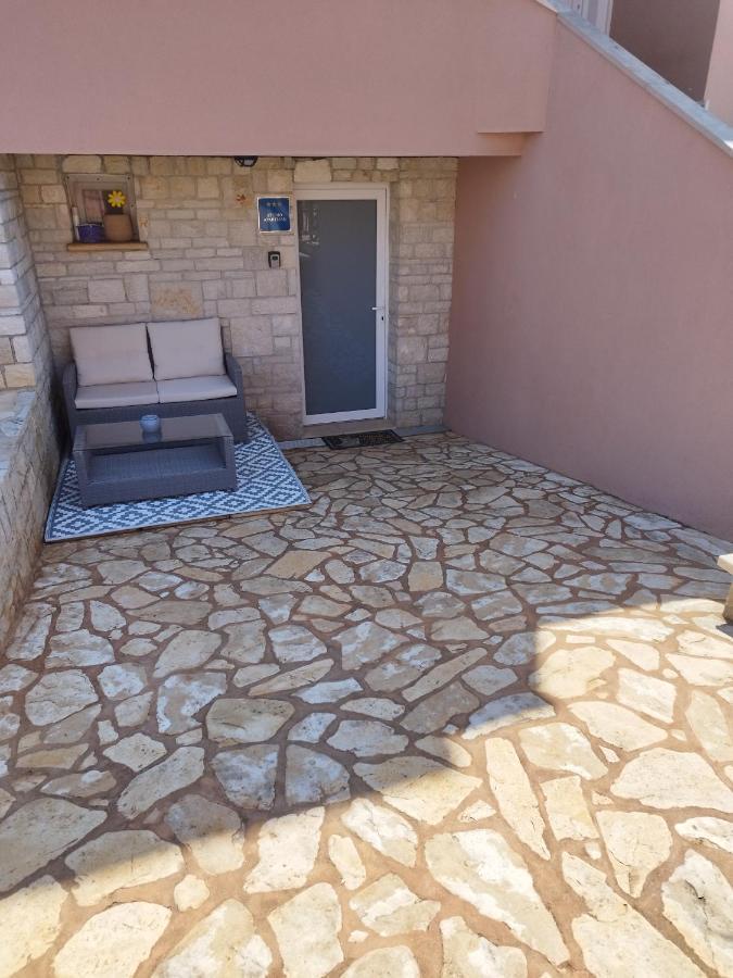 בוג'ה Studio Apartman Dezire מראה חיצוני תמונה